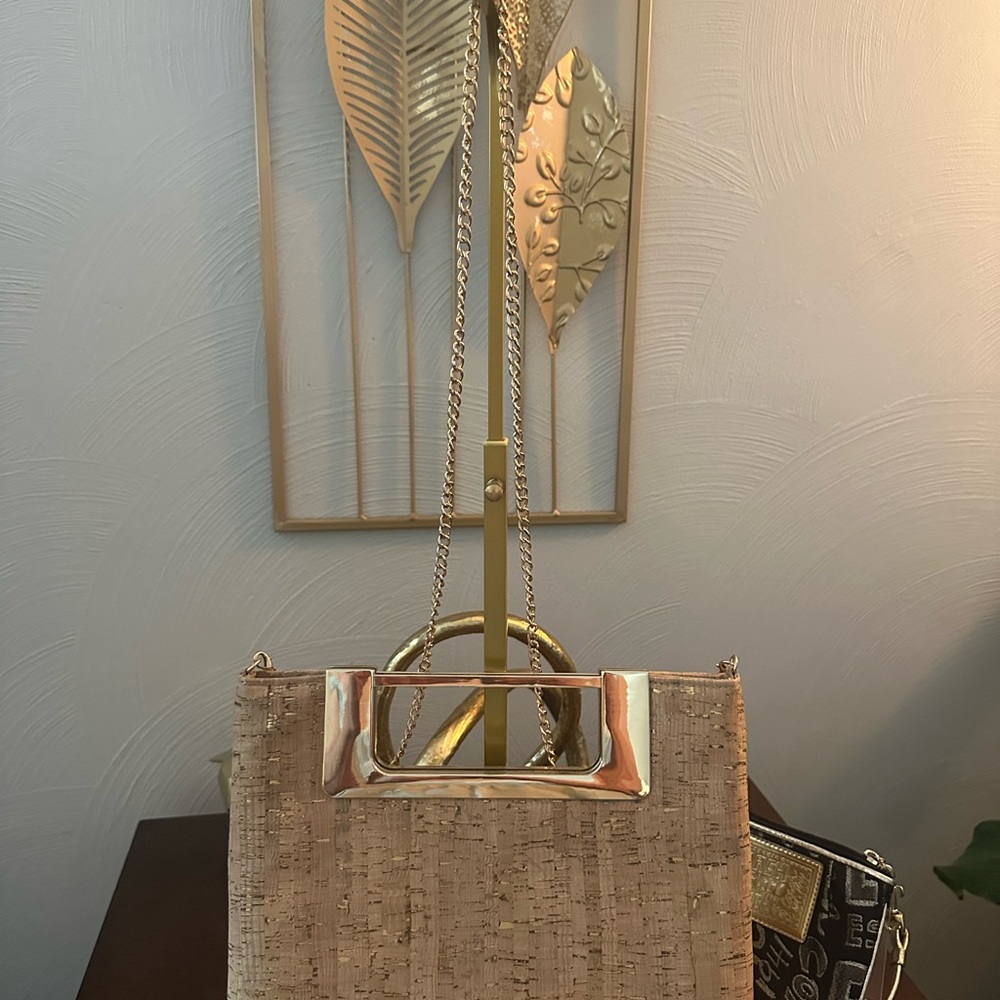 Elegant Gold Chain Handle Women's Fashion Crossbody Bag NWOT - Picture 13 of 15
